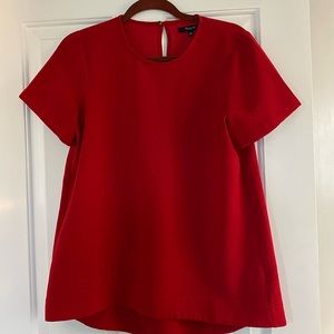 Red shirt sleeve shirt